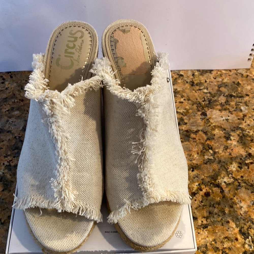Sam Edelman “ Linen” Wedges